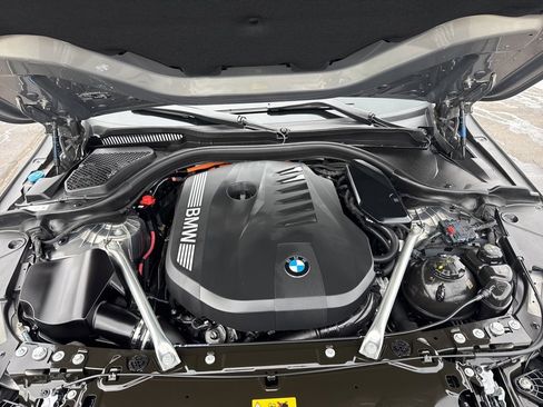 Used 2026 BMW 550e xDrive image 19