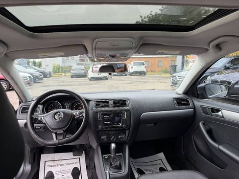 Used 2018 Volkswagen Jetta SE FWD image 19