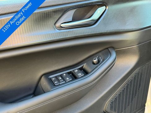 New 2025 Jeep Grand Cherokee L Altitude image 18