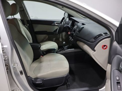 Used 2013 Kia Forte EX w/ Premium Pkg FWD image 21