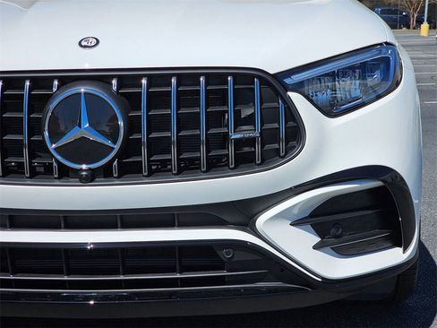 Used 2025 Mercedes-Benz GLC 43 AMG 4MATIC image 9