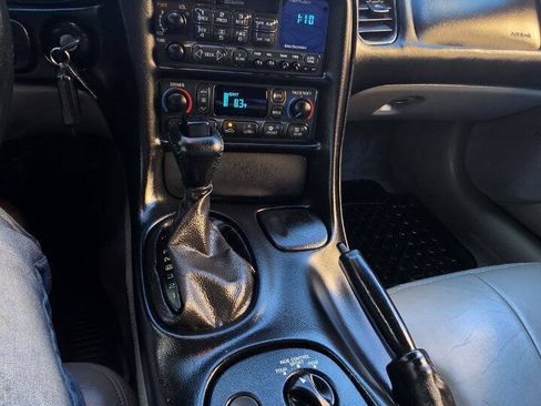 Used 1998 Chevrolet Corvette Convertible RWD image 11