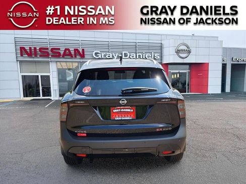 New 2025 Nissan Kicks SR w/ SR Premium Package AWD/4WD image 18