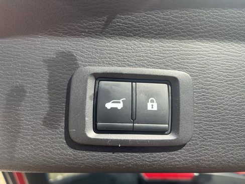 Used 2024 Mitsubishi Outlander SE image 12