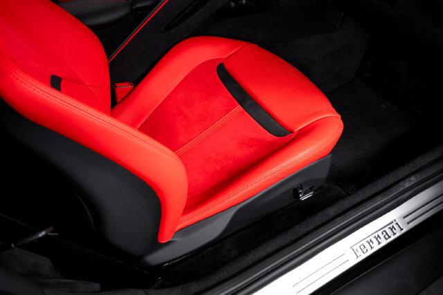 Certified 2025 Ferrari Roma Spider RWD image 55