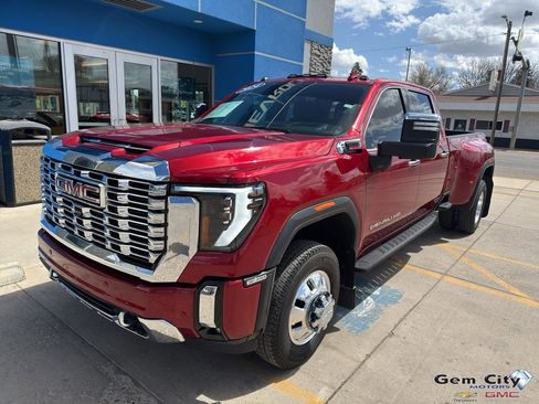 Used 2024 GMC Sierra 3500 Denali w/ Denali Reserve Package AWD/4WD image 2