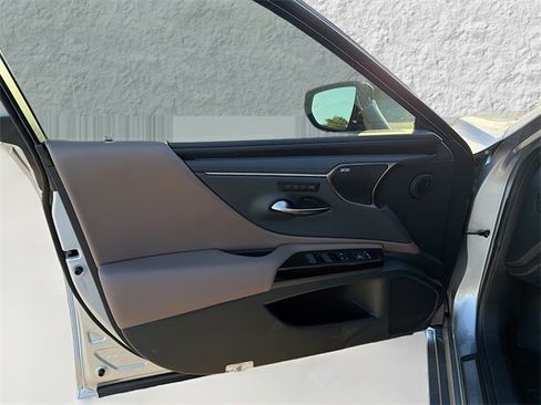 New 2025 Lexus ES 350 Ultra Luxury image 21