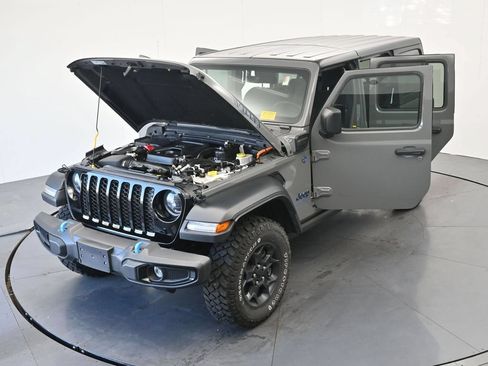 Used 2023 Jeep Wrangler Unlimited w/ Cold Weather Group AWD/4WD image 39