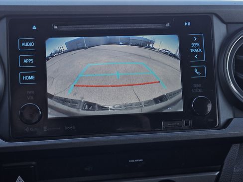 Used 2019 Toyota Tacoma TRD Off-Road w/ Technology Package image 17