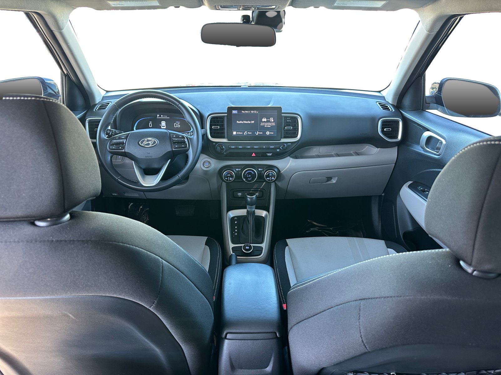 Used 2024 Hyundai Venue SEL FWD image 10