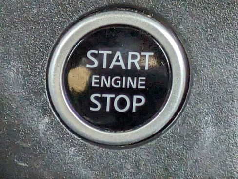 Used 2023 Nissan Rogue SV image 30