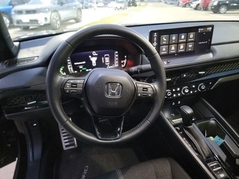 Used 2025 Honda Accord Sport image 13