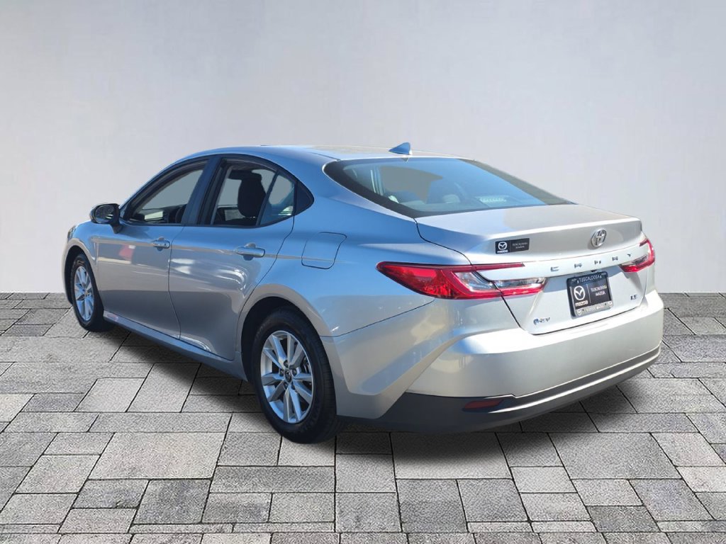 Used 2025 Toyota Camry LE FWD image 5