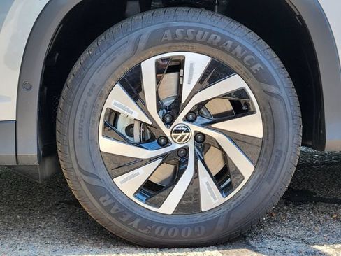 New 2026 Volkswagen Tiguan S AWD/4WD image 9