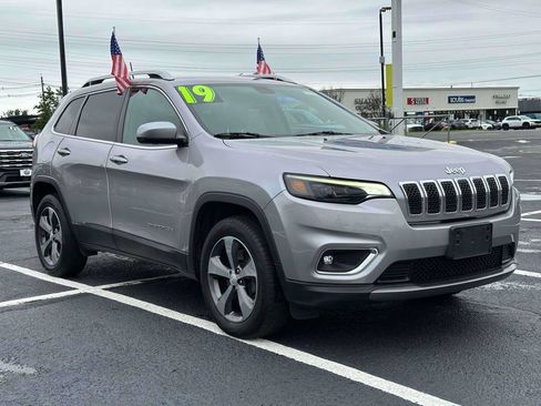 Used 2019 Jeep Cherokee Limited AWD/4WD image 1