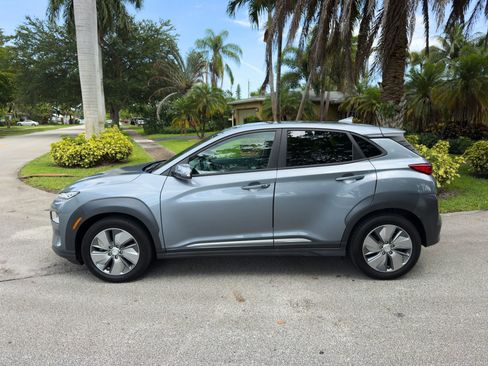 Used 2021 Hyundai Kona Ultimate w/ Cargo Package FWD image 5
