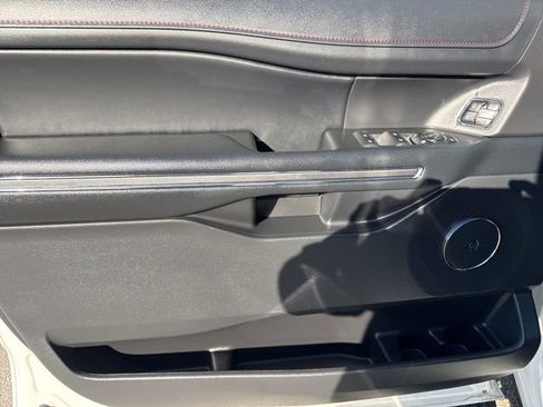 Used 2024 Ford Expedition Limited image 10