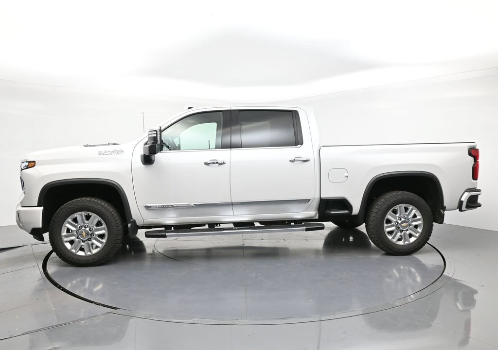 Used 2024 Chevrolet Silverado 3500 High Country w/ High Country Premium Package AWD/4WD image 5
