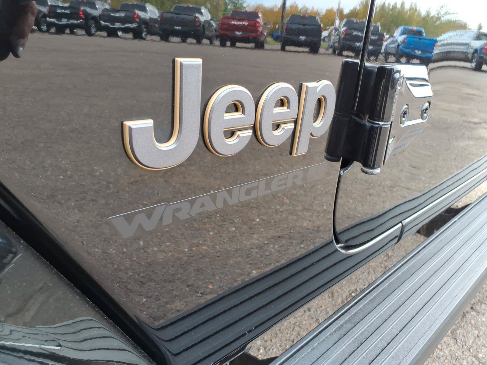 Used 2023 Jeep Wrangler Unlimited Rubicon 392 w/ Xtreme Recon 35" Tire Package AWD/4WD image 11