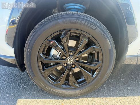 Used 2024 Toyota RAV4 XSE w/ Advanced Technology Package image 11