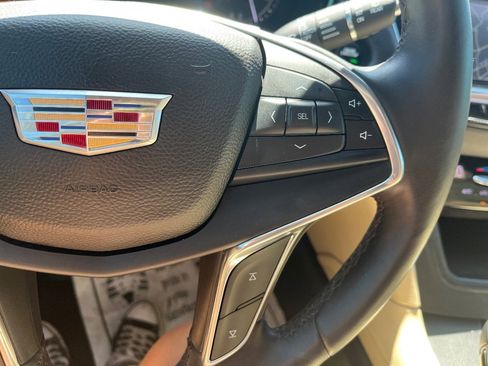 Used 2017 Cadillac XT5 Luxury w/ Driver Awareness Package FWD image 20