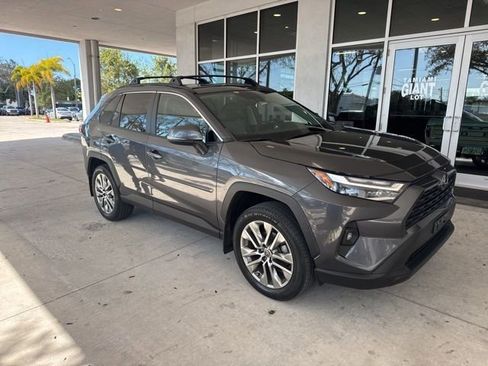 Used 2022 Toyota RAV4 XLE Premium image 3