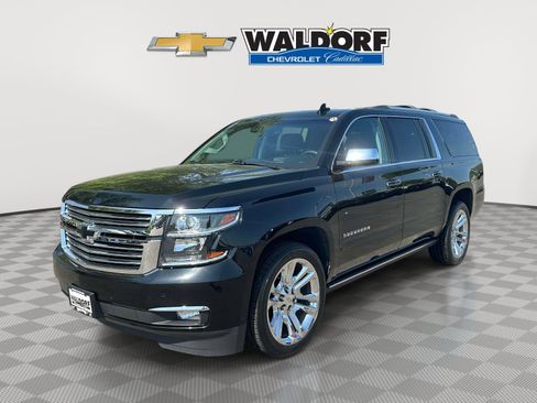 Used 2020 Chevrolet Suburban Premier w/ Premier Plus Edition AWD/4WD image 3
