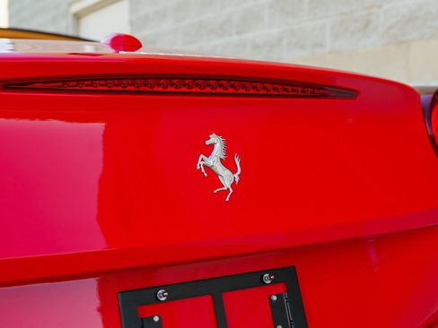 Used 2015 Ferrari California T RWD image 62