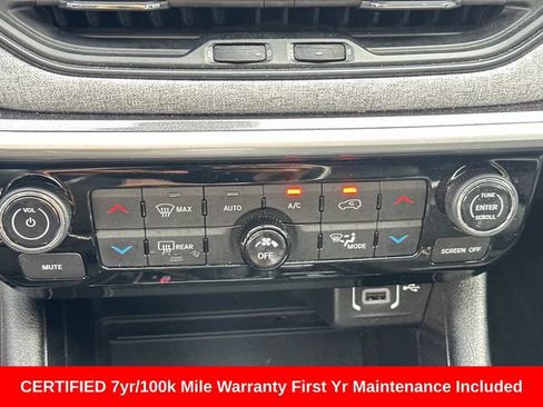 Used 2023 Jeep Compass Latitude w/ Sun and Sound Group AWD/4WD image 24