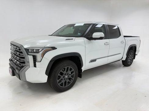 Used 2026 Toyota Tundra Platinum AWD/4WD image 5