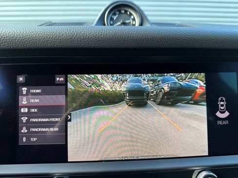 Used 2026 Porsche Macan AWD/4WD image 30