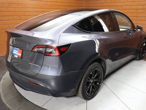 Used 2023 Tesla Model Y Long Range image 54