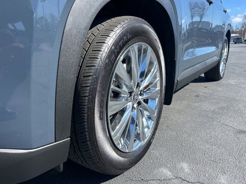 Used 2024 Toyota Grand Highlander Platinum image 12