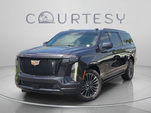 Used 2025 Cadillac Escalade ESV Sport Platinum AWD/4WD image 1