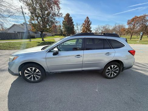 Used 2016 Subaru Outback 3.6R Limited image 2