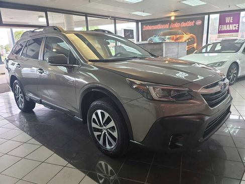 Used 2021 Subaru Outback Premium image 4