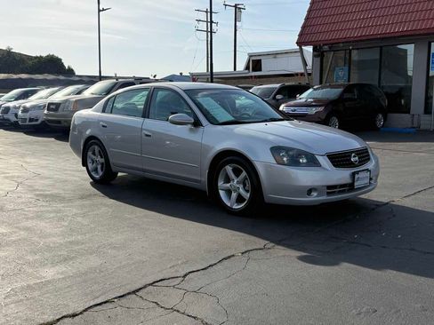 Used 2006 Nissan Altima 3.5 SE FWD image 8