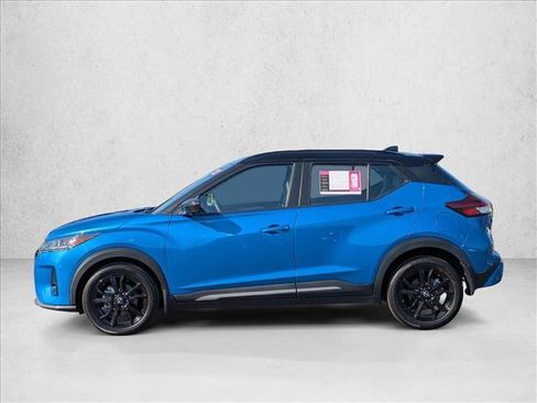 Used 2023 Nissan Kicks SR w/ SR Premium Package FWD image 9
