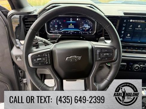 Used 2023 Chevrolet Silverado 1500 ZR2 w/ Technology Package AWD/4WD image 18