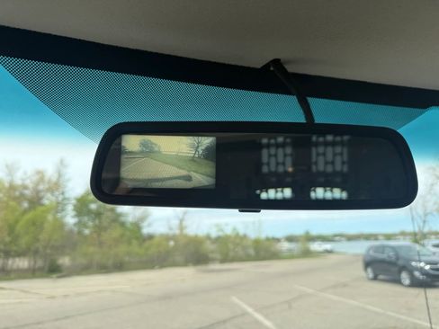 Used 2018 Chevrolet Express 2500 w/ Driver Convenience Package RWD image 12