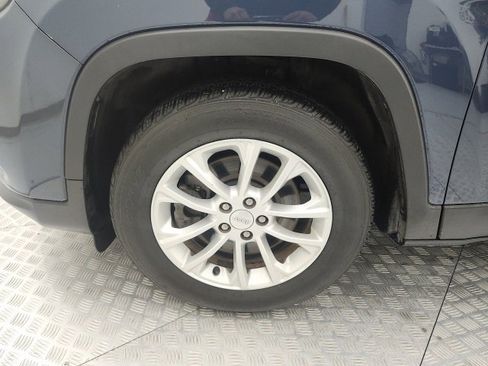 Used 2020 Jeep Cherokee Latitude image 9