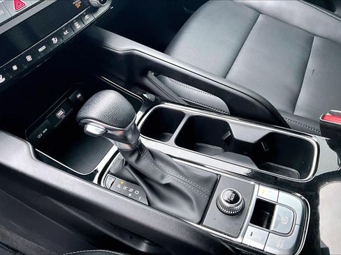 Used 2025 Kia Telluride LX image 14