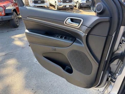 Used 2015 Jeep Grand Cherokee Limited image 29