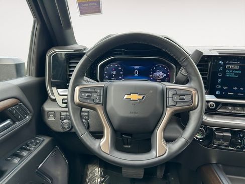 Used 2024 Chevrolet Silverado 2500 High Country w/ High Country Premium Package image 14