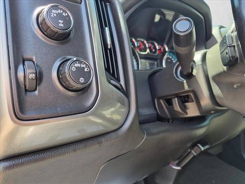 Used 2018 Chevrolet Silverado 1500 LT AWD/4WD image 16