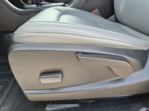 Used 2021 Chevrolet Colorado W/T w/ WT Convenience Package image 12