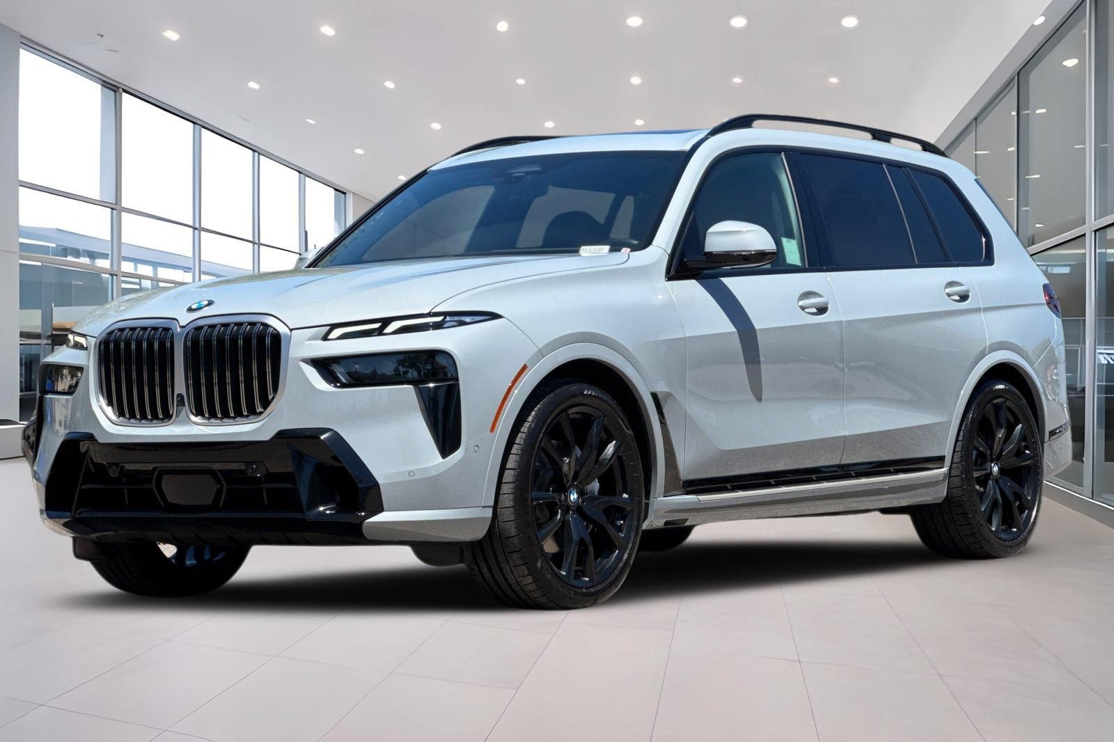Used 2024 BMW X7 xDrive40i w/ M Sport Package AWD/4WD image 8
