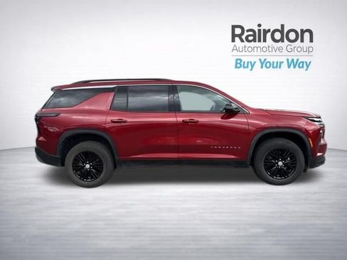 Used 2025 Chevrolet Traverse LT AWD/4WD image 8