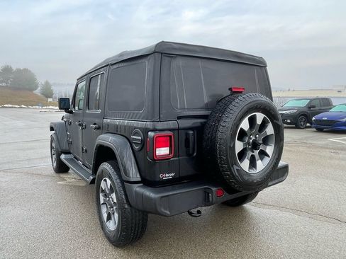Used 2022 Jeep Wrangler Unlimited Sahara AWD/4WD image 5