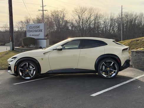 Used 2025 Ferrari Purosangue image 4